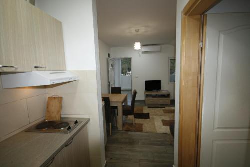Galería fotográfica de Apartmani Srdanovic en Tivat