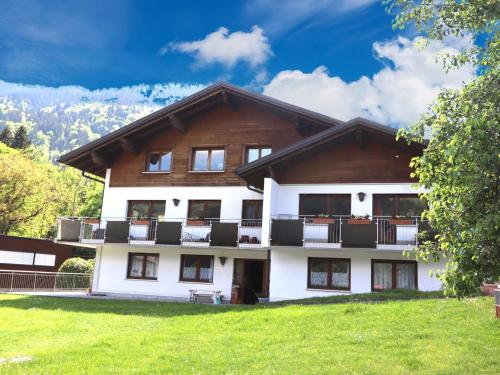 a large white building with a balcony at Apartment Heidi in Vandans