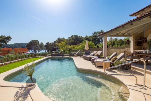 Kolam renang di atau dekat dengan Villa Leucolea with pool