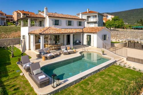 Gallery image of Villa Leucolea with pool in Cres