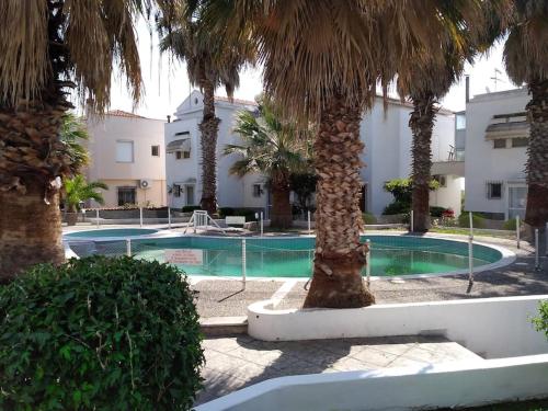 Bazén v ubytovaní Blue Oasis Maisonette alebo v jeho blízkosti