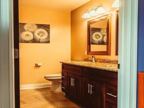 Bilik mandi di Crescent Lakehouse - Surf, Ski and Serenity