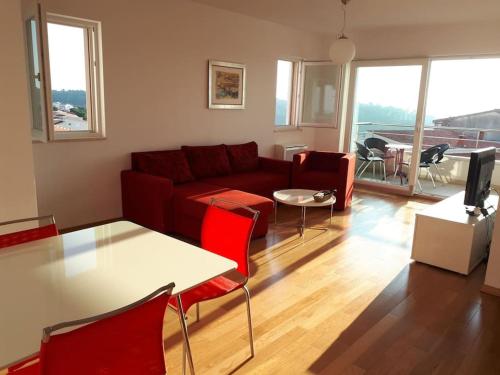 Apartment Lucija - cozy flat in the city center with a sea view & parking