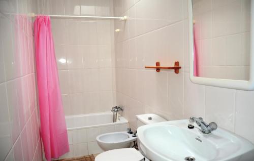 Kúpeľňa v ubytovaní Nice Home In Llub With Wifi