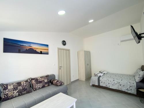 Afbeelding uit fotogalerij van Apartments Monika in Budva