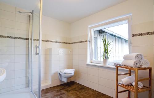 5 Bedroom Beautiful Home In Ockholmにあるバスルーム