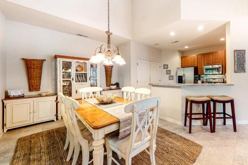 Η κουζίνα ή μικρή κουζίνα στο Bear Trap --- 120B Willow Oak