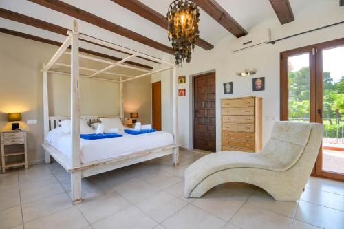 Villa Luna by Aguilarent