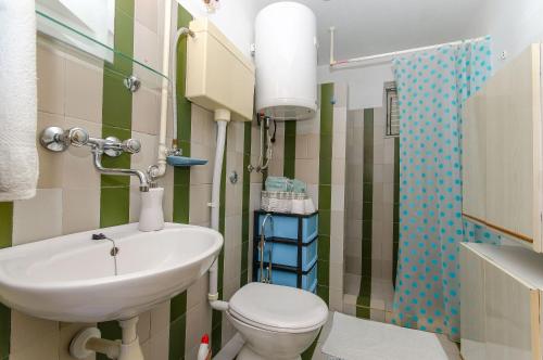 Ένα μπάνιο στο Apartment Ljubica