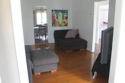 Χώρος καθιστικού στο Kurrimine 4 bedroom house and pool
