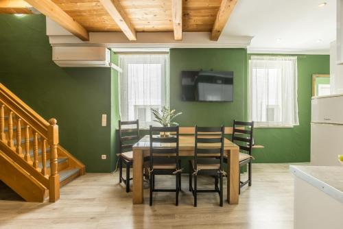 Main Square Duplex with Rooftop Terrace