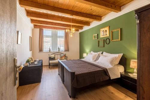 Main Square Duplex with Rooftop Terrace