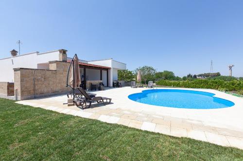 Villa piscina idromassaggio sauna biliardo m860