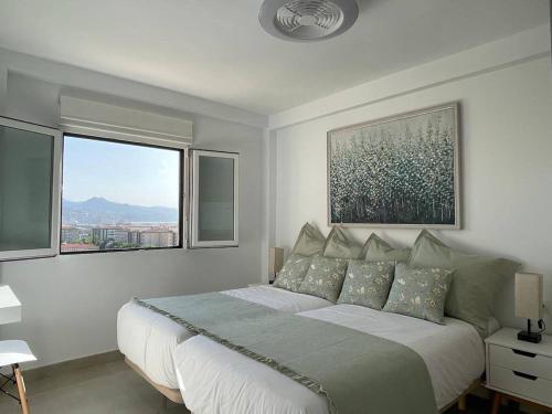 Holidays2Malaga Princesa 3 dormitorios, vistas al mar y montaña, terraza y a 200m a la playa