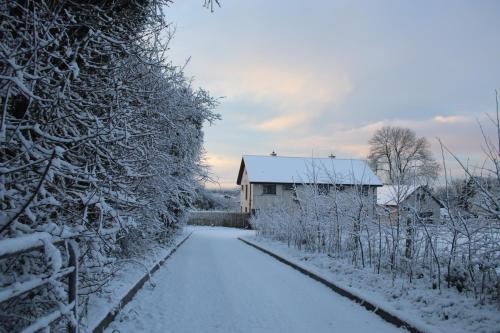 Dernagh House v zimě