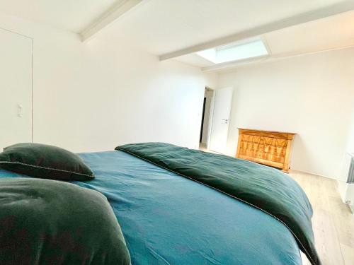 Gallery image of VILLA LE LOFT - CALME & DECO - Patio intime - Salle de Cinéma - Centre Ville in Vannes