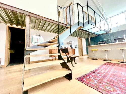 Gallery image of VILLA LE LOFT - CALME & DECO - Patio intime - Salle de Cinéma - Centre Ville in Vannes