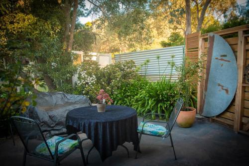 The views!Lovely apartment on acreage with magnificent views, dog friendlyにある庭