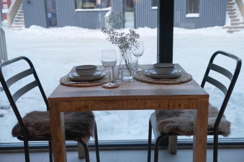 Modern apartment in Henningsvær iarna