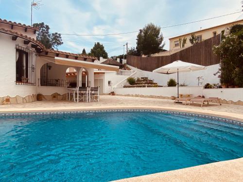 Villa Alhambra - Dale a tu familia las vacaciones y el descanso que se merecen