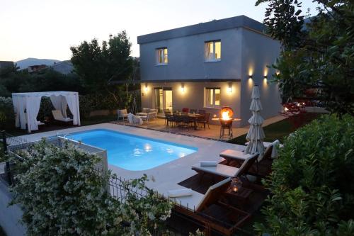 The Cube, Luxury Villa with private pool