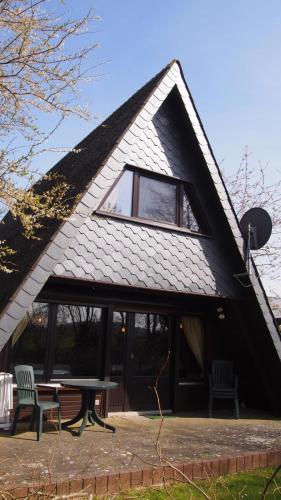 Το κτήριο όπου στεγάζεται  η παραθεριστική κατοικία