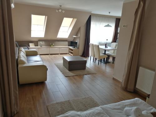 Posedenie v ubytovaní Zafírgyöngy Apartmanok