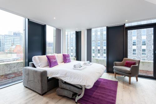 Postel nebo postele na pokoji v ubytování Pillo Rooms Serviced Apartments - Manchester