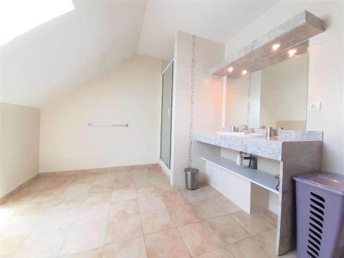 A bathroom at Appartement Saint-Lary-Soulan, 4 pièces, 9 personnes - FR-1-457-181