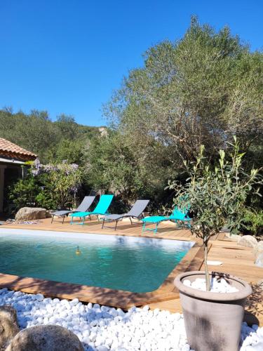 Maison avec piscine chauffée