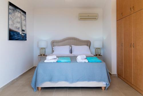 Ένα ή περισσότερα κρεβάτια σε δωμάτιο στο Villa Nika