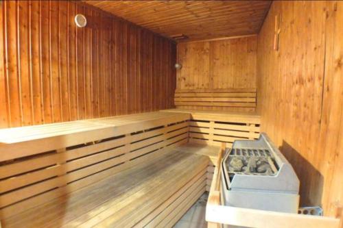 Fotografie z fotogalerie ubytování LUXURY APARTMENT, SAUNA, GYM, 24hrs Concierge v destinaci Woking