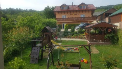 Κήπος έξω από το Apartmán Zlatá rybka