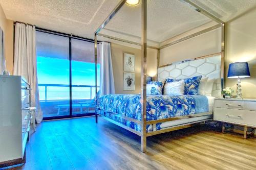 Gallery image of Crescent Beach Club II 5B in Clearwater Beach