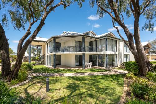 To the Beach - Unit 2 Cape View Resort – Photos 2
