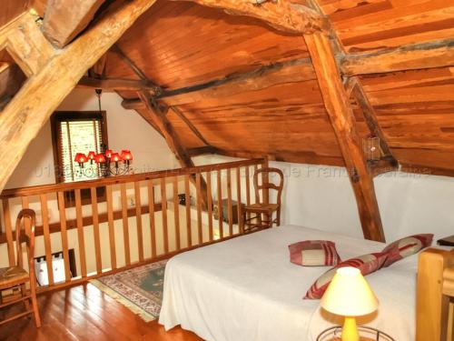 Giường trong phòng chung tại Gîte Azay-sur-Cher, 4 pièces, 5 personnes - FR-1-381-220