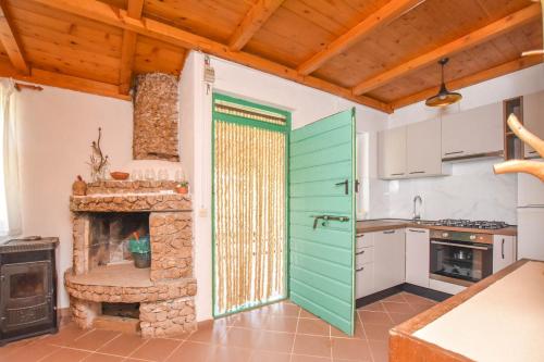 Η κουζίνα ή μικρή κουζίνα στο House OLIVA