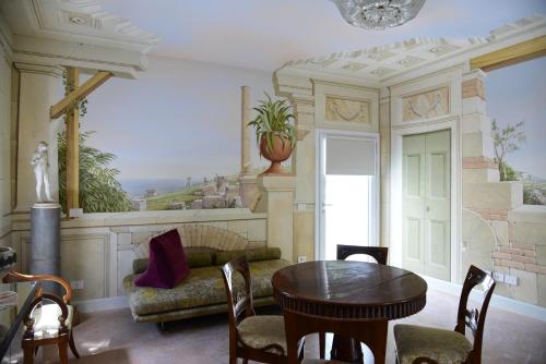 Istumisnurk majutusasutuses HMO Glamping & Suites in Vignanotica