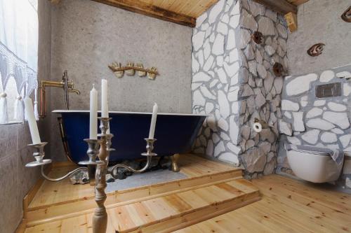 Ένα μπάνιο στο Ble Oneiro villa CRYSTAL