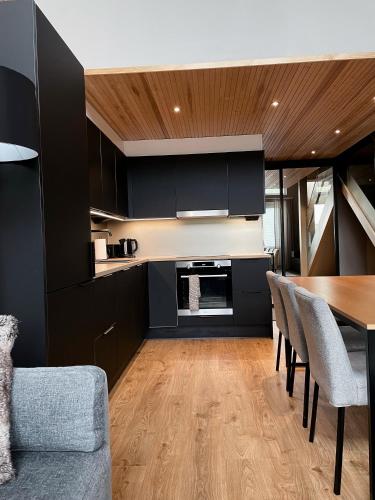 Η κουζίνα ή μικρή κουζίνα στο Levin Kunkku B penthouse