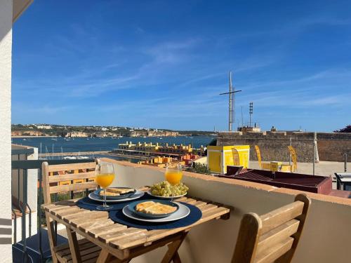 Fortaleza Sea-View w Balcony by LovelyStay