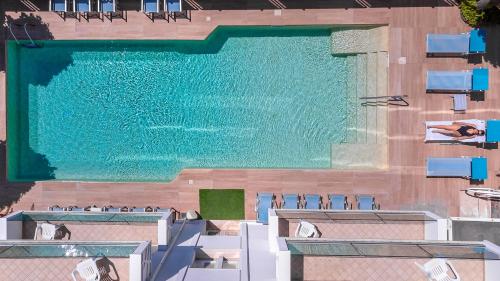 Изглед към басейн в Hotel Rondinella e Viola или наблизо