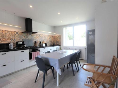 Maison rénovée 3 étoiles à 150m de la plage, idéale pour familles avec espace enfants et Wifi - FR-1-481-116