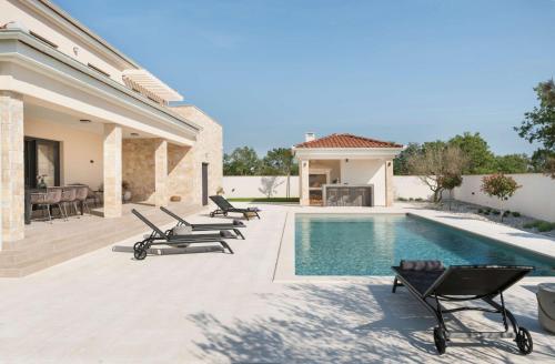 Beautiful Villa Zrinchi – Photos 2