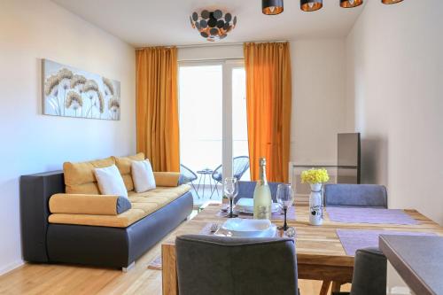 Barbara with private parking in the garage