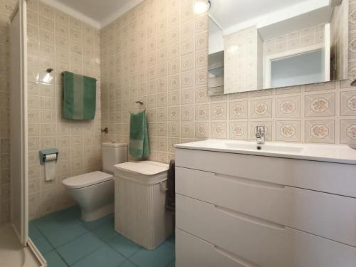 A bathroom at FIRST LINE SEASIDE - 1 Bedroom BENICASSIM TORREON
