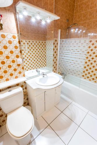 Tec/Tea Pedrous tesisinde bir banyo