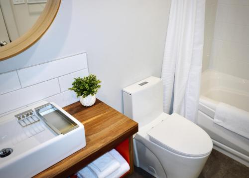 Un baño de Morel Executive Suites
