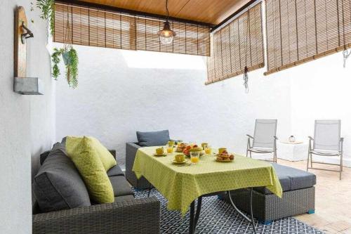 MonKeys Apartments Betis Chill Out