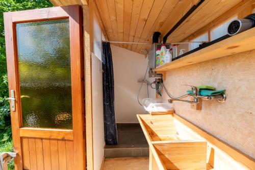 Galería fotográfica de Glamping Laze en Gorenja Vas
